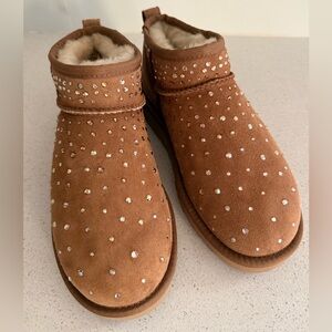 UGG Galaxy Classic Mini BootSuede and Swarovski Crystals Size 8